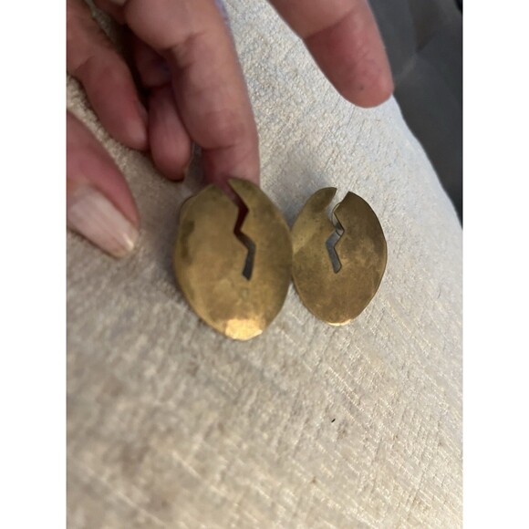 AH Anne Hellman Large Abstract Brass Artisan Brutalist Earrings Pierced Signed - Picture 8 of 11